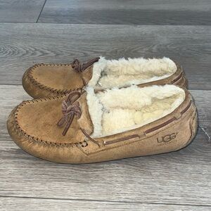 Ugg Dakota Moccasins